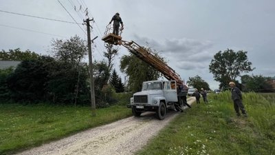 На Львівщині через негоду знеструмлено 64 населені пункти