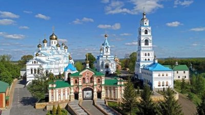 Поліція проводить обшуки в Почаївській лаврі на Тернопільщині