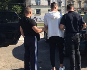 У поліції повідомили про затримання нападника на львівського таксиста (ФОТО)