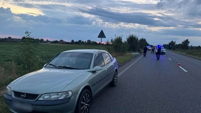 На Волині жінка під час руху вистрибнула з авто та загинула