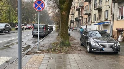 Понад 80 тисяч порушень: У Львові масово ігнорують правила зупинки та стоянки з початку 2025 року