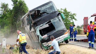 Опубліковано відео моменту ДТП з автобусом в Угорщині, який віз дитячий ансамбль зі Львова