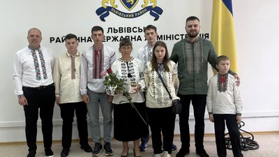 Звання “Мати-героїня” присвоїли 22 жінкам зі Львівського району