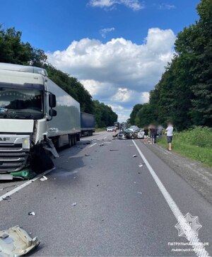 Увага! На Львівщині через смертельну ДТП повністю перекрита дорога