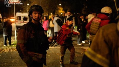 Російська балістика влучила в університет у Києві, є загиблий і більше десяти постраждалих