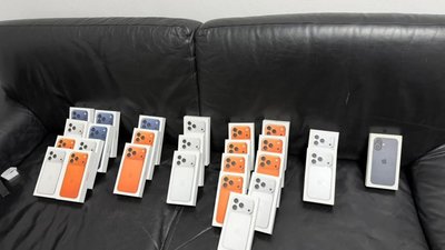 iPhone та елітні бренди на 3 мільйони: львівські митники викрили масштабне ввезення контрабанди