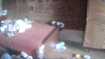 Патрульні у Львові врятували жінку, яка не могла підвестися у власній квартирі (ВІДЕО)