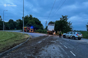 Рейсовий автобус із 85-а пасажирами з'їхав у кювет на Тернопільщині (ФОТО)