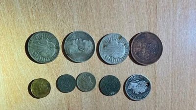 На кордоні з Польщею прикордонники зупинили українку з колекцією старовинних монет