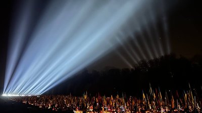 У Львові над могилами загиблих захисників та захисниць у небо запустять промені пам’яті
