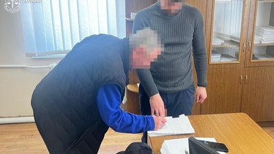 На Львівщині судитимуть підприємця, який 23 роки тримав однокласника у трудовому рабстві