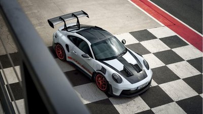 Еволюція Porsche 911 GT3 RS: від гоночної спадщини до сучасного шедевра