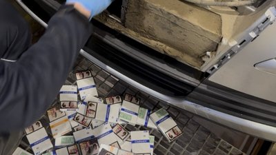 На кордоні зі Львівщиною виявили майже 8 тисяч сигарет у двигуні та бампері автомобіля