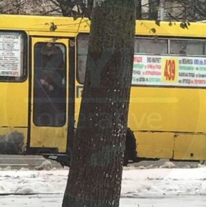 Водій маршрутки справив нужду у салоні транспорту (ФОТО 18+)