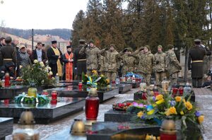 Львів’яни відзначили річницю подвигу Героїв Крут (фото)