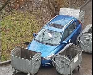 Львів’яни провчили водія, який погано припаркувався (ФОТО)