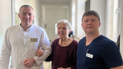 У Львові хірурги прооперували 84-річну жінку з дзеркально розташованими внутрішніми органами