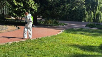 У Львові парки міста почали обробляти від кліщів