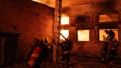 Зеленський: Росія за тиждень запустила по Україні понад 3100 дронів, 92 ракети й близько 1360 КАБів (ВІДЕО)