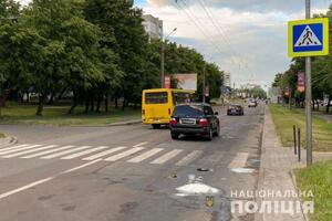 У Львові водійка позашляховика скоїла наїзд на пішохода (ФОТО)