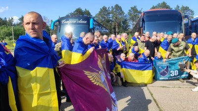 Відбувся перший етап повернення з російського полону важкопоранених і поранених воїнів, - Зеленський