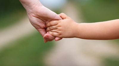 У Львові  четверо дітей-сиріт від сьогодні мають батьків та домівку