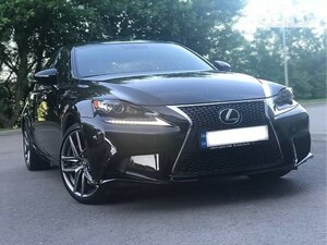 У Львові, впродовж ночі, викрали автомобіль "Lexus IS200"