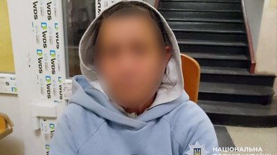 На Хмельниччині жінка виманила у пенсіонерки 354 тисячі гривень за «зняття прокляття»