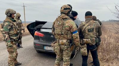 СБУ знешкодила злочинне угруповання, яке «конвертувало» награбовані окупантами гривні в рублі (ФОТО)