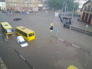 Рятувальники у Львові врятували від повені 142 людини