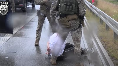 У Польщі затримали банду українців, які викрадали мігрантів з метою викупу (ФОТО, ВІДЕО)