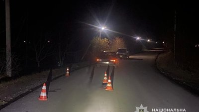 На Львівщині водій автомобіля на смерть переїхав чоловіка, який лежав на дорозі (ФОТО)