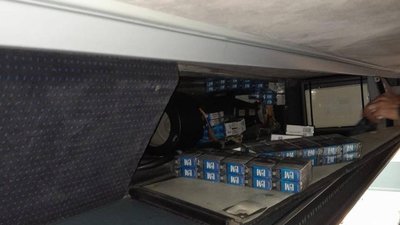 На українсько-румунському кордоні виявили контрабанду: водій обладнав схованку для сигарет у туалеті