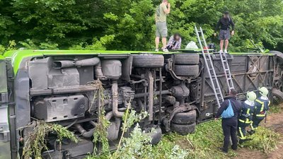 У поліції повідомили деталі ДТП за участі автобуса "Львів - Прага"