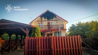 У Львові горів житловий будинок (ФОТО)