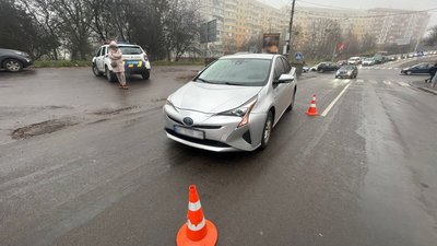 У Рівному водійка легковика збила на «зебрі» 9-річну школярку (ФОТО)