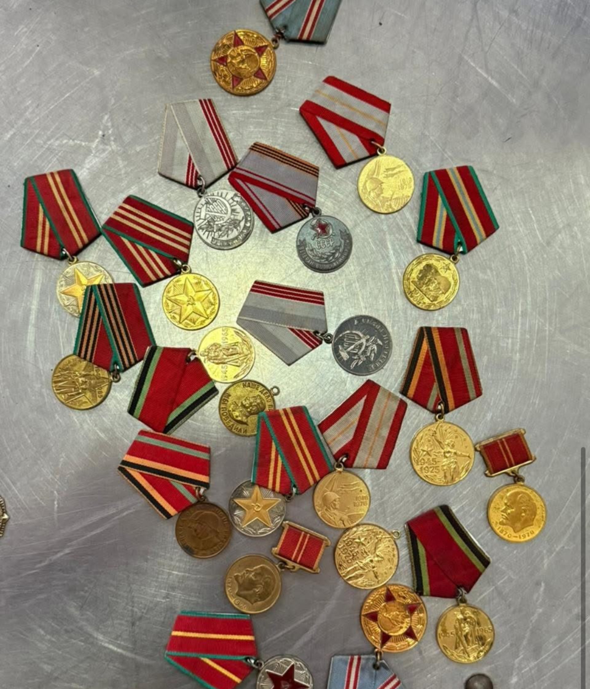 Прикордонники виявили у водіїв радянські медалі та старовинні монети