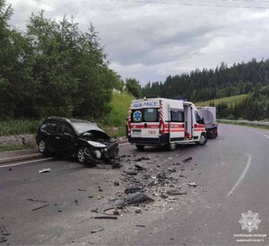 Через ДТП з потерпілими на Львівщині, ускладнено рух транспорту (ФОТО)