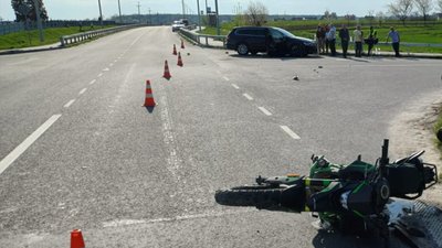 У Львівському районі в ДТП постраждали двоє неповнолітніх хлопців, які їхали на мотоциклі (ФОТО)
