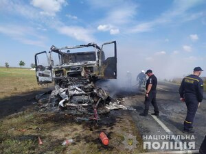 У жахливій ДТП, під час якої загорілася вантажівка, загинув чоловік з дворічним сином (ФОТО, ВІДЕО)