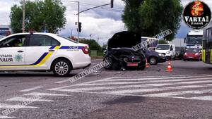 З'явилося відео моменту зіткнення "BMW" та "Renault" на Стрийській (відео, фото)