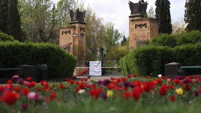 У Львові другу добу викопують останки на совєтському військовому  меморіалі «Пагорб Слави» (ФОТО)