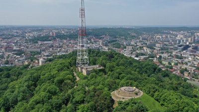 У Львові реконструюють насип на Високому Замку через загрозу зсувів