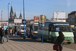 Від завтра приміські і міжміські маршрутки змінять кінцеву зупинку