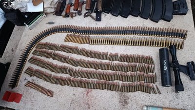 На Львівщині чоловік чинив домашнє насильство й зберігав удома зброю