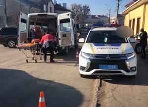 Автомобіль в’їхав у стіну будинку на Львівщині (ВІДЕО, ФОТО)