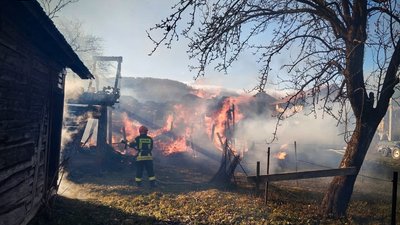 На Стрийщині вогнеборці врятували від знищення 8 об'єктів майна