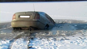 На Львівщині злодії викрали авто і втопили його