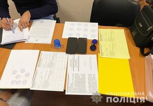 Групу викладачів навчальних закладів упіймали з підробленими COVID-сертифікатами