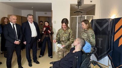 Керівництво «ПриватБанку» та НБУ прийшло з вибаченнями до військового, якому не видали банківську картку через втрату кінцівок